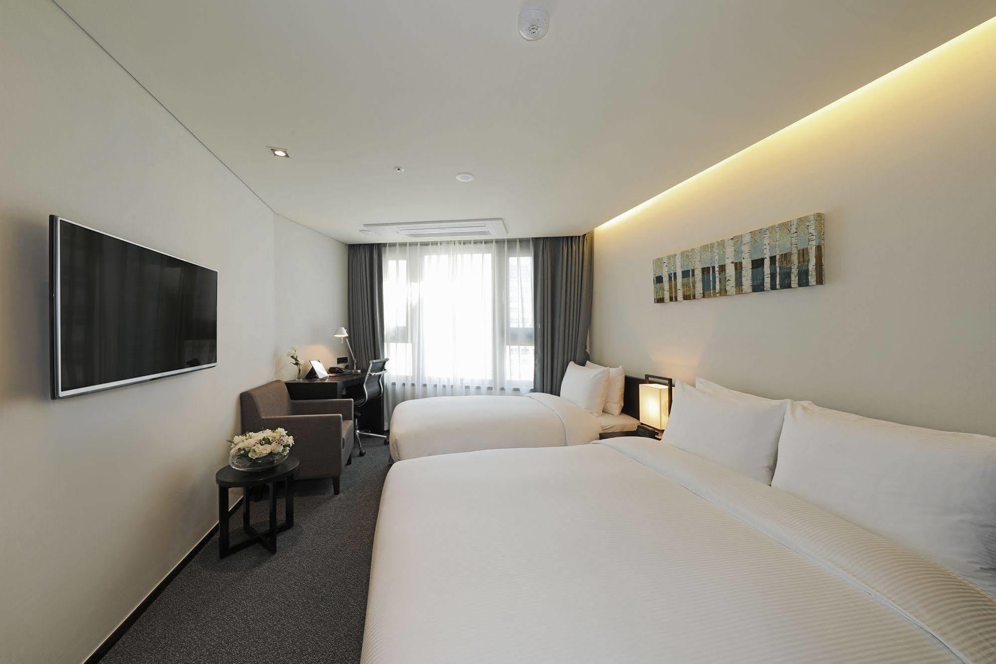 Ramada Encore By Wyndham Magok 3*